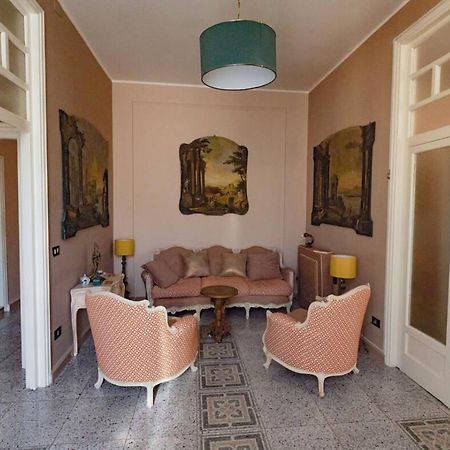 Luxury Suite Vitruvio 55 Формия Екстериор снимка