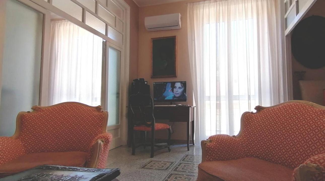 Luxury Suite Vitruvio 55 Формия Екстериор снимка